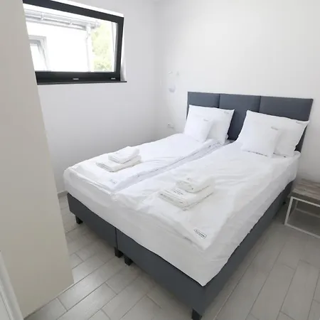 Bed & Breakfast 5 Zmyslow Akademia Wypoczynku 4*